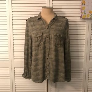 AEO Camo Button Down